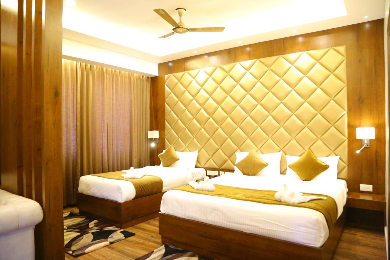 Vsr Grand Hotel Madanapalle Exterior foto